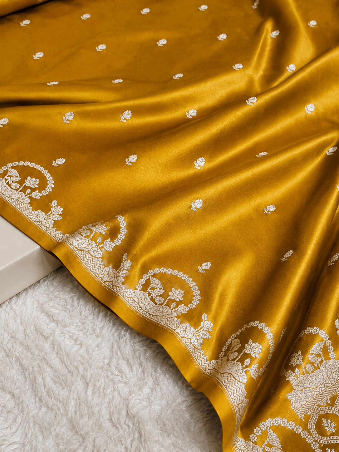 Pure Premium Mashru Silk Saree – Timeless Elegance & Rich Lustre