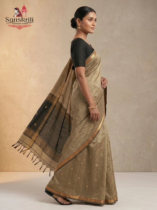 Maheshwari silk cotton saree, a traditional handloom weave originating from the town of Maheshwar in Madhya Pradesh